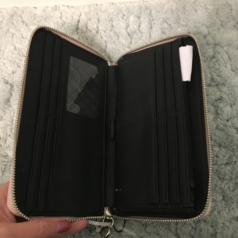 Steve Madden Zip Around Wallet Blush Crosshatch - Picture 3 of 6